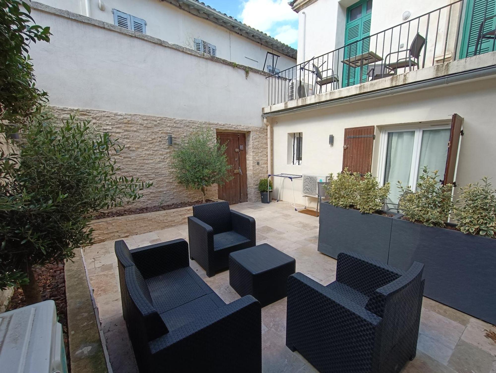 T3 Renove Avec Cour, Intra Muros Avinhão Exterior foto